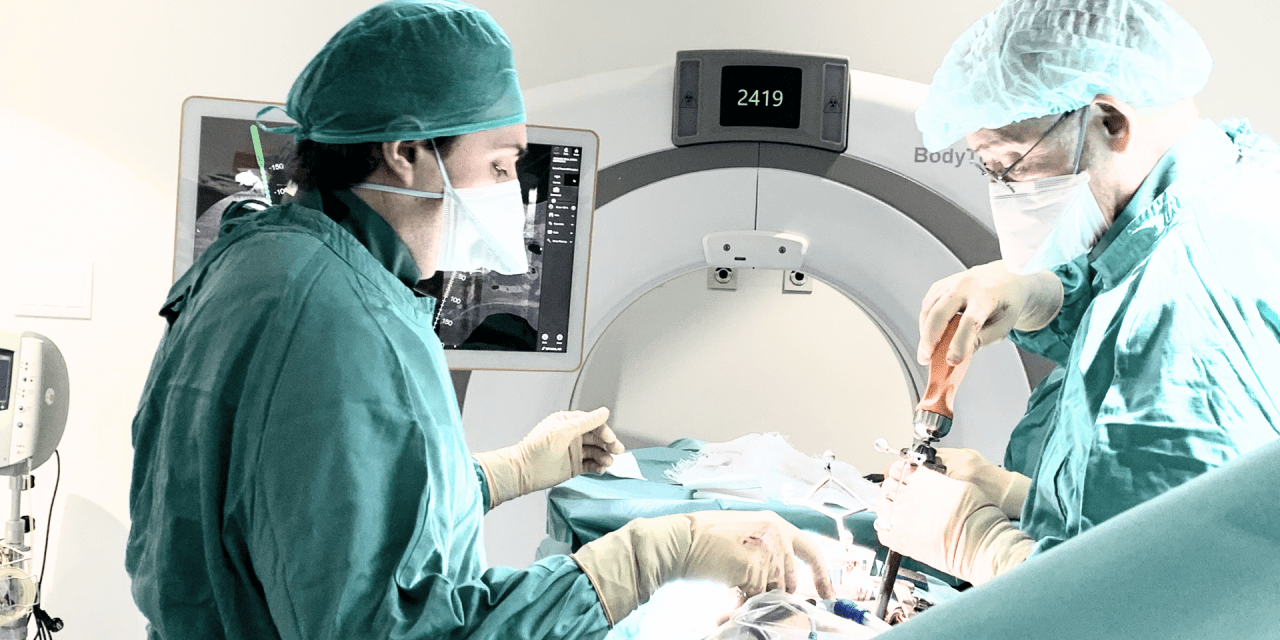 El Hospital Asepeyo Coslada, a la vanguardia de las cirugías navegadas de columna