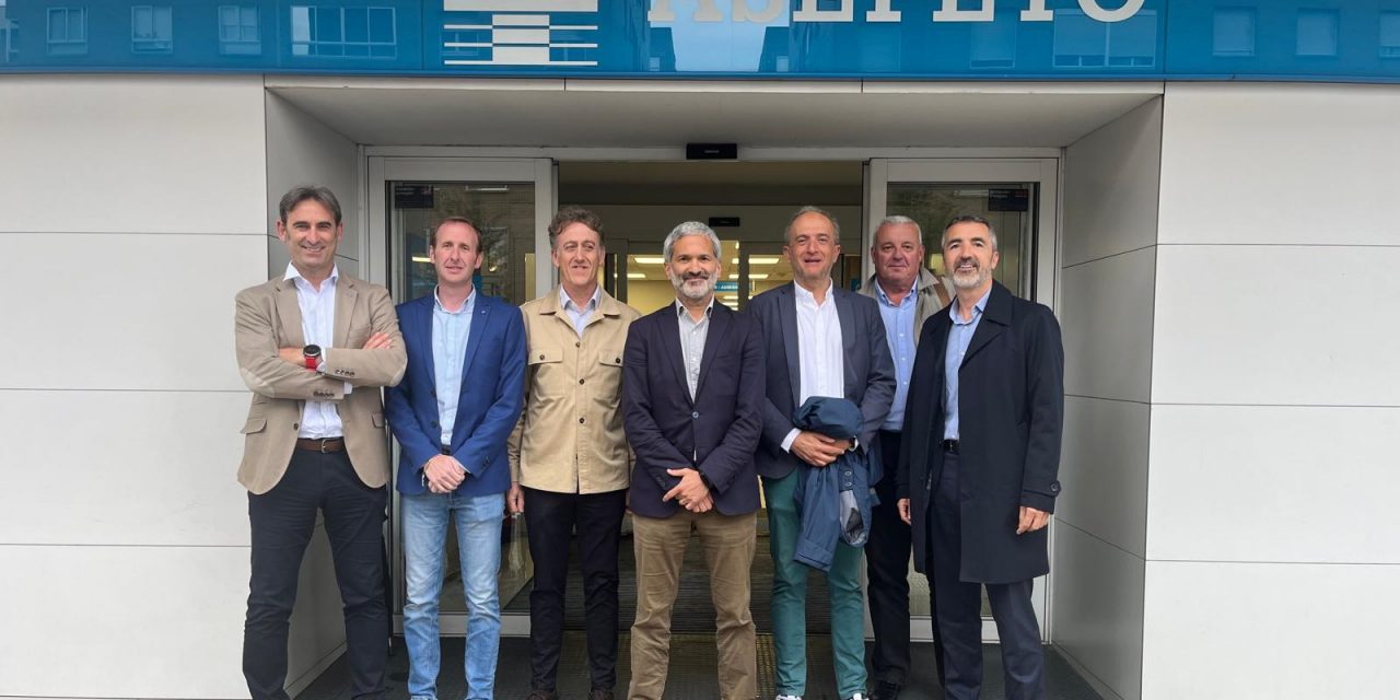 Juan Goñi, del centro asistencial de Pamplona, cumple 25 años en Asepeyo