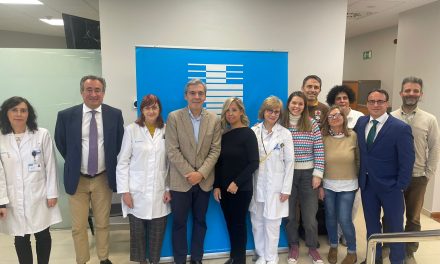 Entrega distinción a Beatriz Sánchez-Friera por sus 25 años en Asepeyo